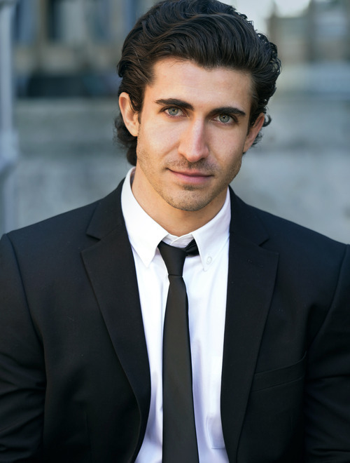 Austin Valli headshot